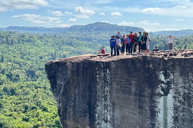 Private Taxi Service between Phnom Penh and Siem Reap - The Sum Up