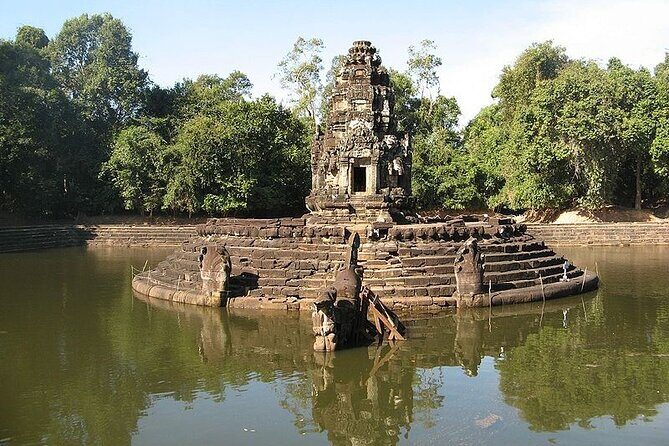 Private Taxi Siem Reap to Phnom Penh, Reliable Friendly Drivers - Authenticity and Convenience in One Package