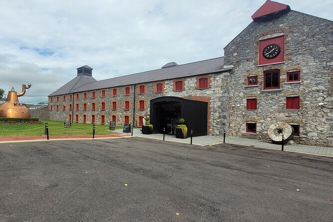 Private Taxi Tour of Blarney Castle, jameson Distillery and Cobh - A Closer Look at the Tour Experience