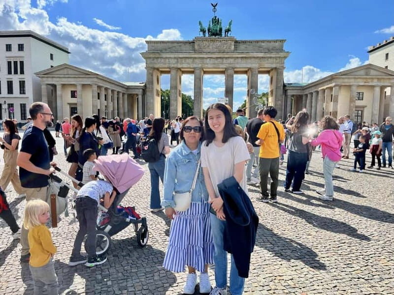 Private Taxi Tour through Berlin East and West and Kiez 4-6h - A Deep Dive into the Private Berlin Taxi Tour