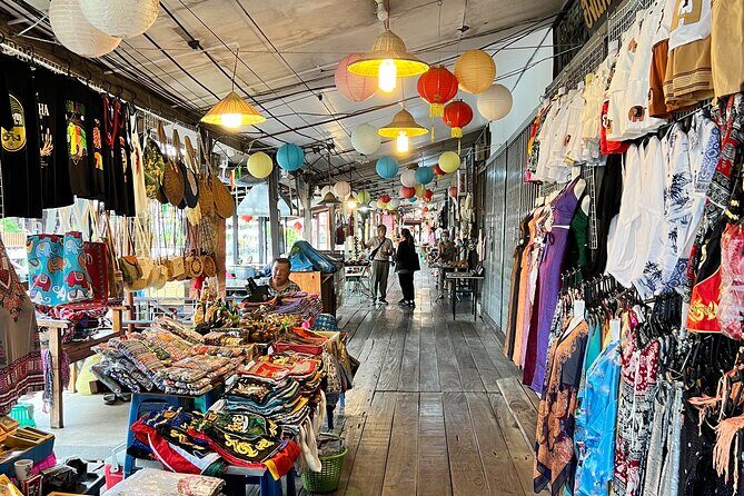 Private to Kanchanaburi via MaeKlong Train Market&Floating market - Who Would Love This Tour?