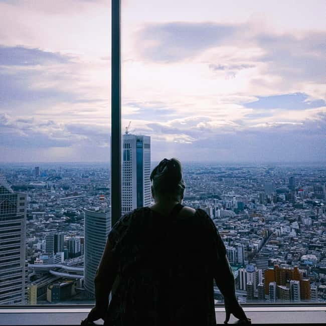 Private Tokyo Shinjuku Bus Tour with Licensed Guide - Key Points