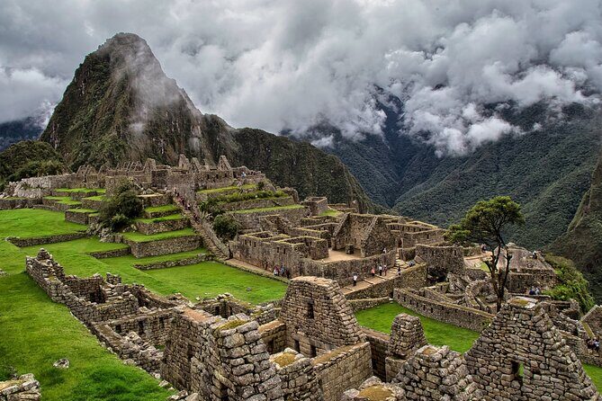 Private Tour 2 Days 1 Night Sacred Valley and Machupicchu by Train - Key Points