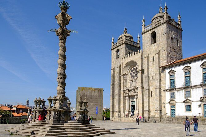Private tour 2 days from 1 to 8 people to Porto - Aveiro- Nazaré- Óbidos - What Makes This Tour Stand Out