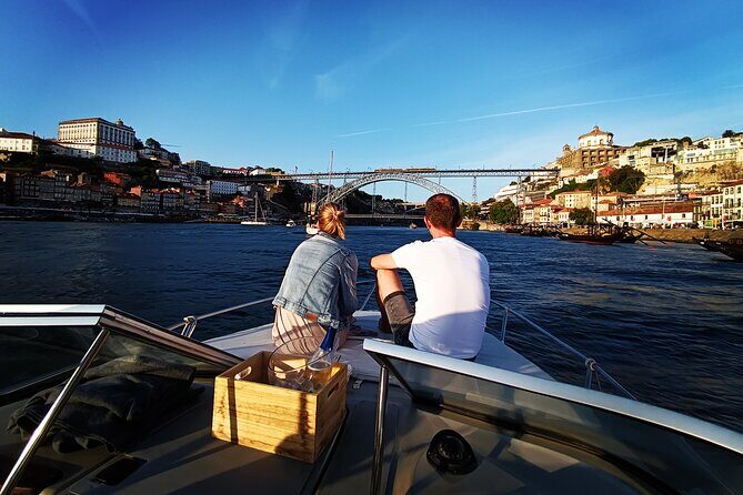 Private Tour 6 Bridges and Douro 2h opt. sunset, group price up to 6px - Who Should Consider This Tour?