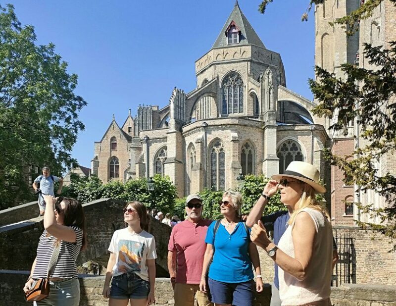 Private tour : Admire the Madonna of Michelangelo! - Key Points