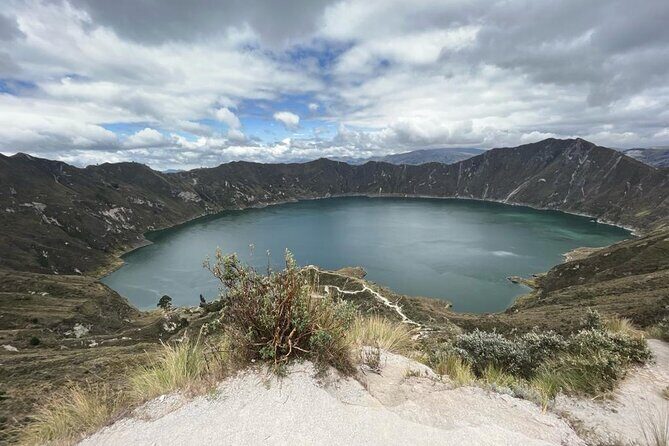 Private tour at Cotopaxi and Quilotoa one day include paint class - The Value and the Experience