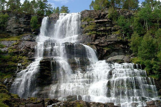 Private tour, Bergen to Oslo - Nærøyfjord Cruise & Flåm Railway - Experience Norway’s Natural Wonders from Bergen to Oslo: A Full-Day Private Tour