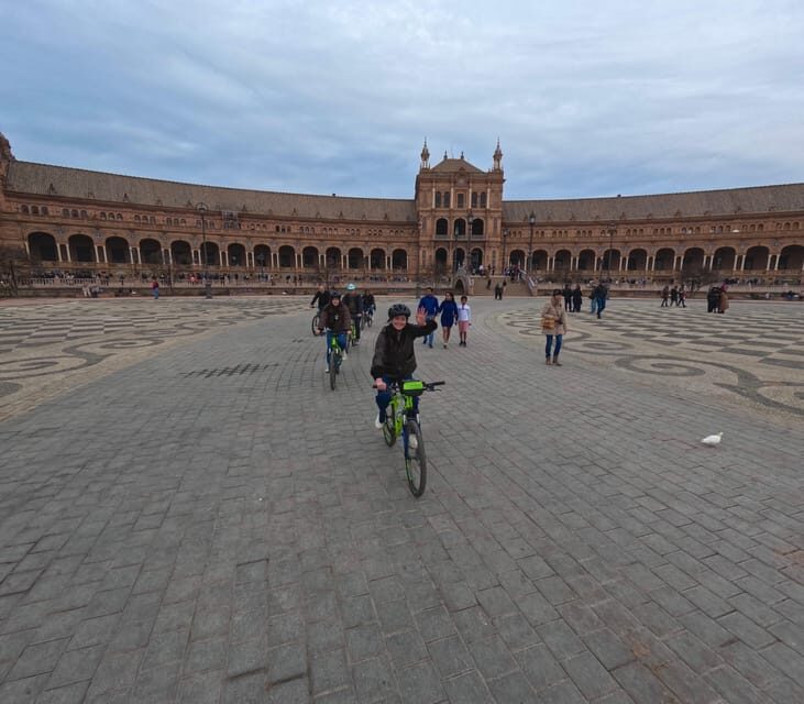 Private Tour by bike with Alcazar Guided Visit without ticket - FAQ