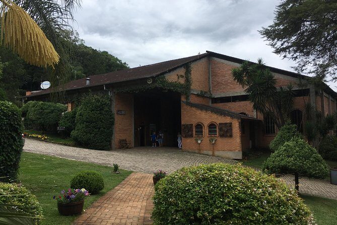 Private Tour Cave Geisse + 2 Wineries from Pinto Bandeira RS - Key Points