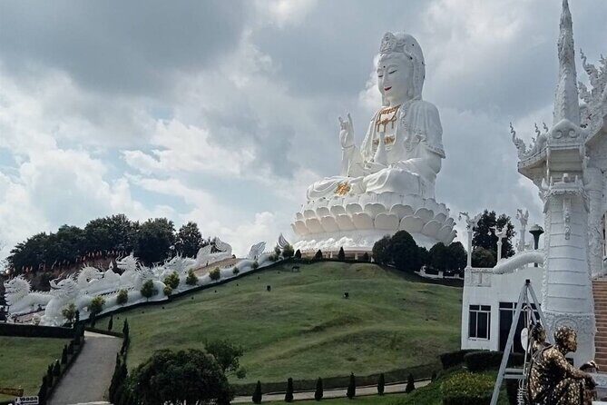 Private Tour Chiang Rai 3 Wonderful Temples & Lalitta Cafe - Practical Tips for Future Travelers