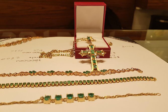 Private Tour City Shopping Bogota - Key Points