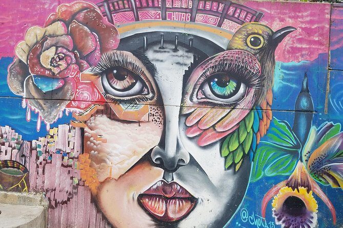 Private Tour Comuna 13 with Cable Car Ride - Discover Medellín’s Comuna 13: A Deep Dive into Color, Resilience, and Transformation