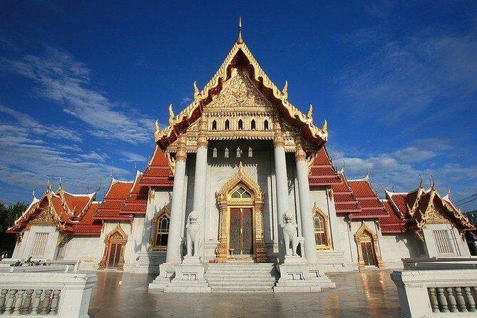 Private Tour: Damnoen Saduak Floating Market and Bangkok City Temples - Exploring the Experience in Detail