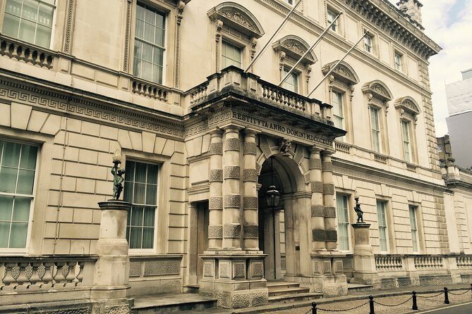 Private Tour: Downton Abbey London Locations by Taxi - A Deep Dive into the Downton Abbey London Tour
