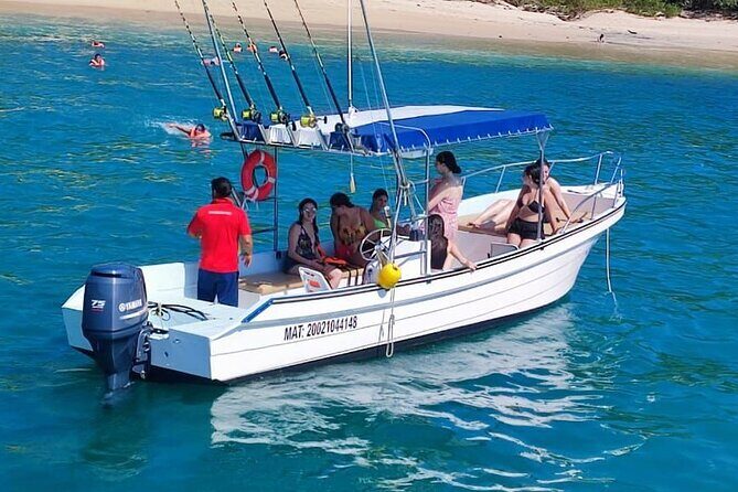 Private Tour EN Lancha POR las Bahías DE Huatulco - An Insiders Look at the Private Lancha Tour in Huatulco