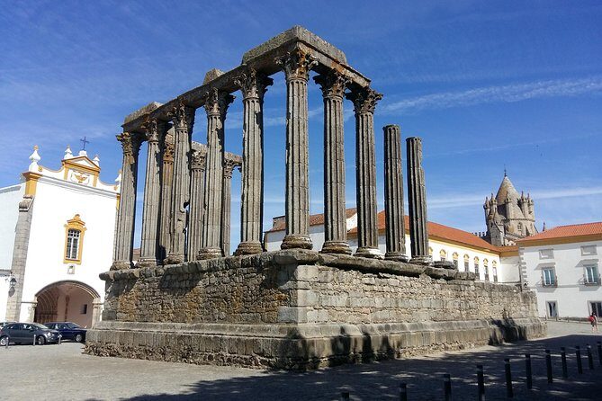 Private Tour Évora - Wine Tasting - Beautiful Medieval Village of Monsaraz - Key Points