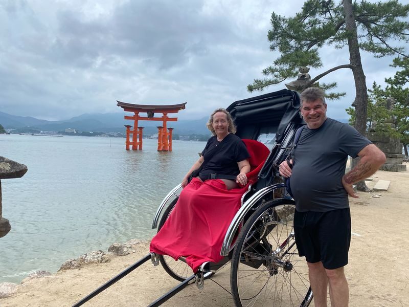 (PRIVATE TOUR) Explore MIYAJIMA in Half a Day - Omotesando, island food and small discoveries
