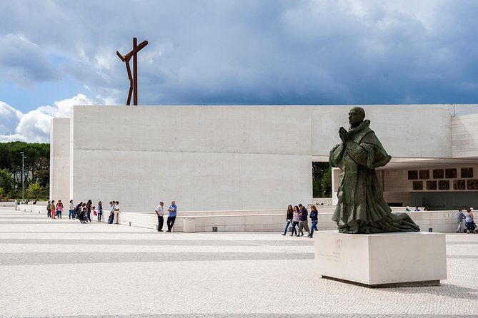 Private Tour Fátima, Nazaré, and Óbidos Day Trip from Lisbon - Breaking Down the Itinerary