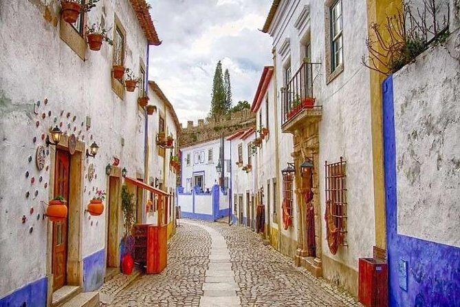 Private tour for 1 to 8 people: Fátima, Batalha, Nazaré and Óbidos - FAQ