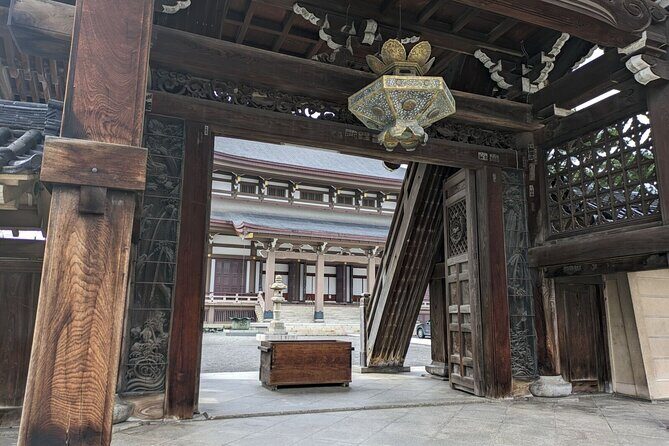 Private Tour From Kanazawa Gold Leaf and Sushi Delights - Transportation & Practical Details