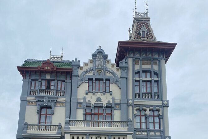 Private Tour from Oviedo to Covadonga, lakes, & sailors villages - Key Points