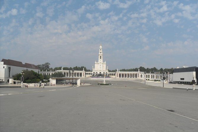 Private Tour Full Day Fátima - Porto - Óbidos - from Lisbon - Practical Details and What to Expect