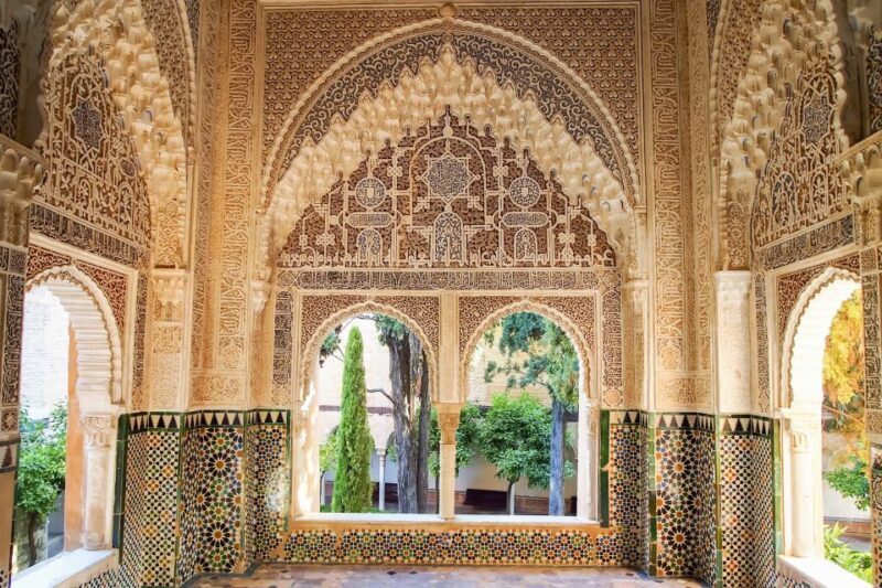 Private tour in all complete complex of Alhambra with ticket - Practical Details and Tips