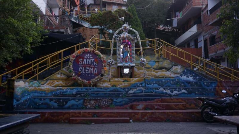 Private tour in commune 13: grafitour, gastronomy, Escobar museum - Experience the Heart of Medellín: Private Tour in Commune 13