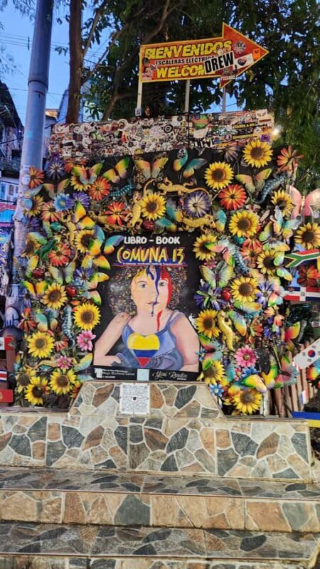 Private tour in commune 13: grafitour, gastronomy, Escobar museum - Key Points