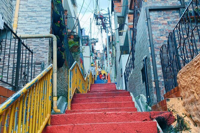 Private Tour in Pablo Escobar and Comuna 13 Medellin - Key Points