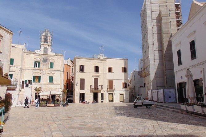 Private tour in Polignano a Mare: overlooking the sea - Key Points