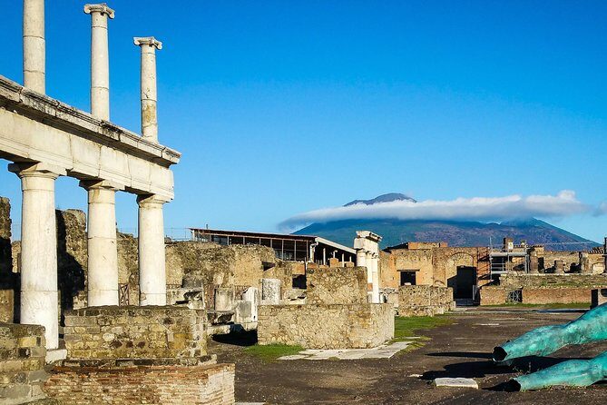 Private Tour in Pompeii and the Amalfi Coast with an archaeologist - Key Points