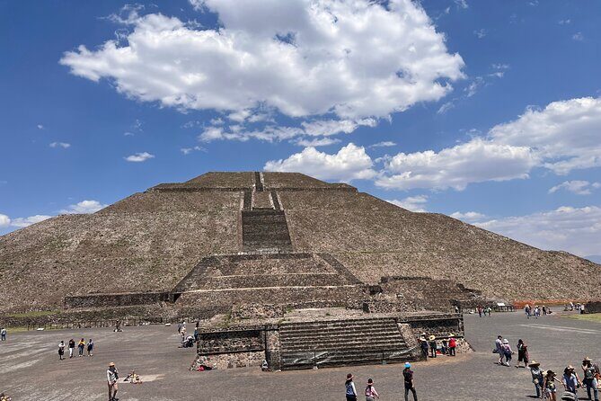 Private Tour in Teotihuacan Pyramids with 2025 New Car - In-Depth Review: Why This Tour Could Be Your Perfect Day Out
