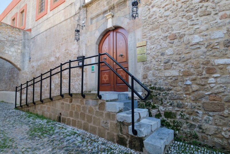 Private Tour in The Jewish Quarter & Grand Master's Palace - Key Points