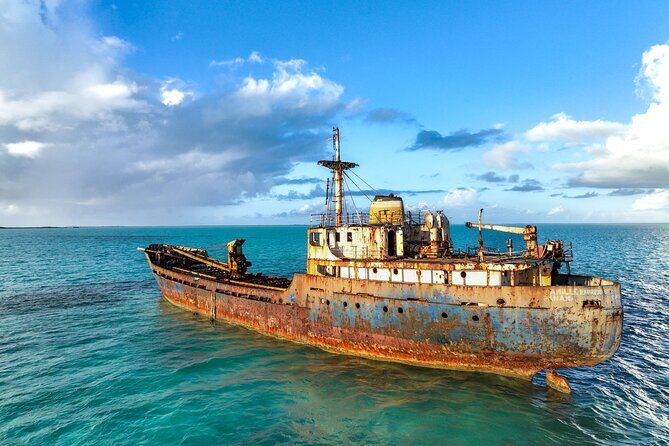 Private Tour Jet Skiing Around La Famille Ship and Pristine Cays - Private Tour Jet Skiing Around La Famille Ship and Pristine Cays: An Enthusiast’s Perspective