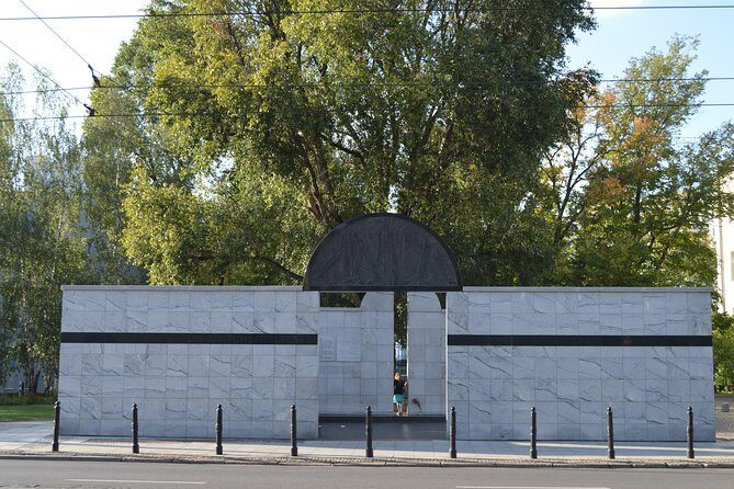 Private tour: Jewish heritage in Warsaw - A Deep Dive into the Tour Experience