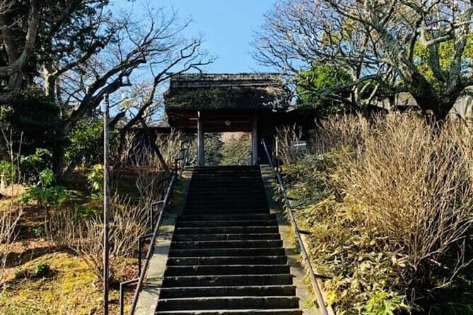Private Tour Kamakura Yokohama Day Trip English speaking driver - FAQs