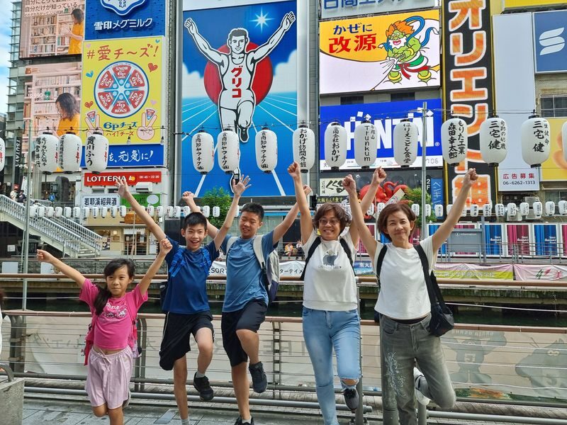 (Private Tour) Kuromon Market & Takoyaki Making Class in Osaka - Kuromon Market, one bite at a time