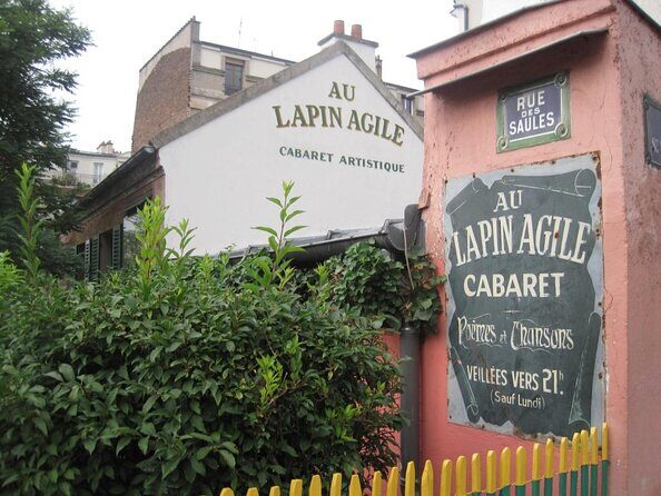 Private Tour: Montmartre Walking Tour, Dinner and Au Lapin Agile Cabaret - Key Points