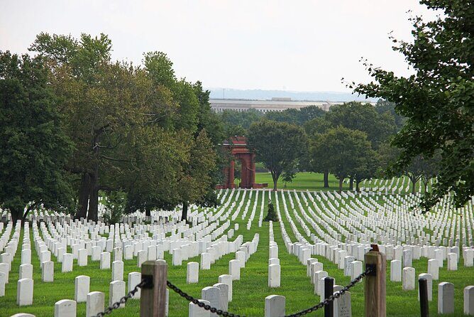 Private Tour of Arlington Cemetery (English/Portuguese) - Private Tour of Arlington Cemetery (English/Portuguese): An In-Depth Look