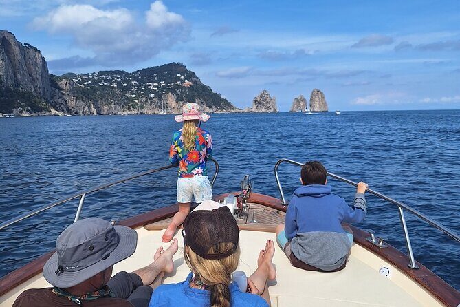 Private tour of Capri - A Closer Look at the Capri Private Boat Tour