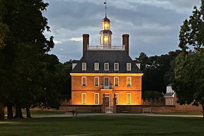 Private Tour of Colonial Williamsburg & Sir Christopher Wren Bldg - Authenticity and Customization