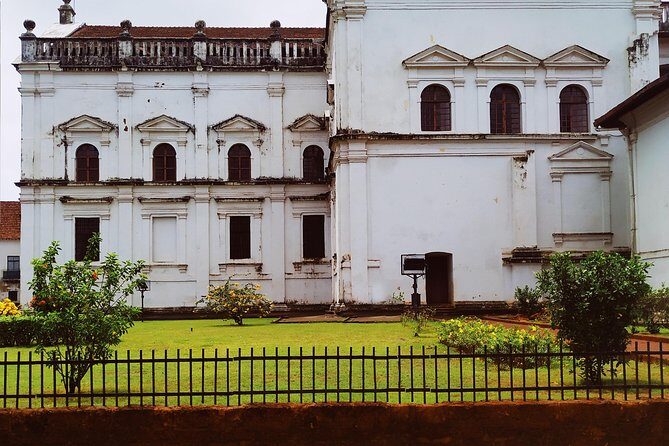 Private Tour of Fontainhas & Old Goa's Portuguese Heritage - Detailed Breakdown of the Itinerary