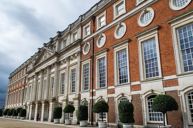 Private Tour of Hampton Court Palace with Award-Winning Architectural Historian - The Sum Up