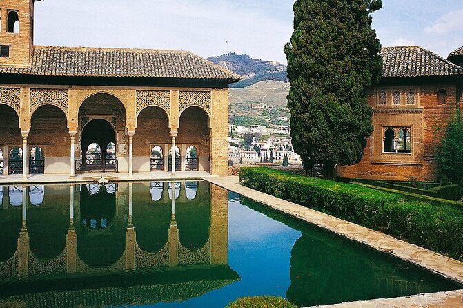 Private Tour of La Alhambra de Granada (includes tickets) - Practical Tips for Your Visit