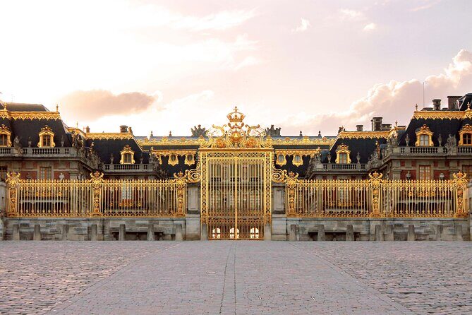 Private tour of Paris and Versailles from Paris with pick up - A Deep Dive into the Tour Experience