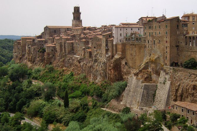 Private tour of Pitigliano and Etruscan cave routes - An Introduction to Pitigliano’s Unique Charm