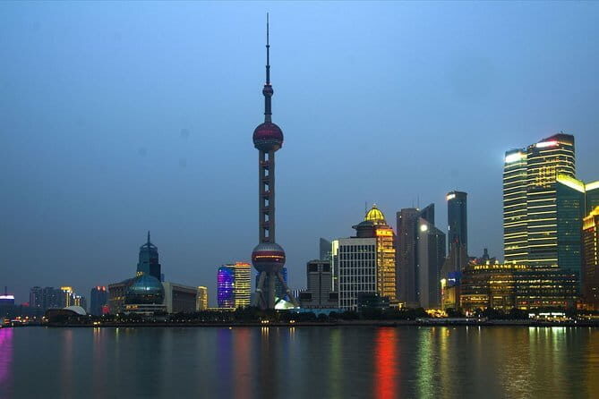 Private Tour of Shanghai Night View and Dinner in Oriental Pearl Tower - Who Is This Tour Best For?
