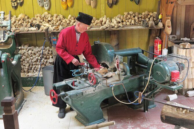 Private Tour of Simonehoeve Cheese Farm and Clog Factory - A Closer Look at the Simonehoeve Private Tour